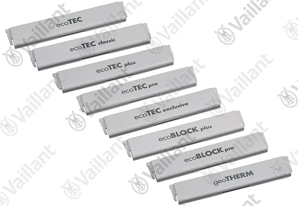 Spezielle Vaillant Produktbeschilderung mit verschiedenen Gerätenamen, deutlich lesbare Schrift auf Aluminium-Oberfläche in silberner Farbe.